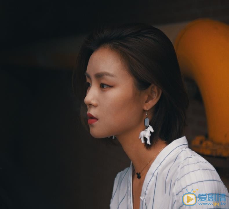 张婉清生活照 张婉清高清写真_张婉清高清剧照