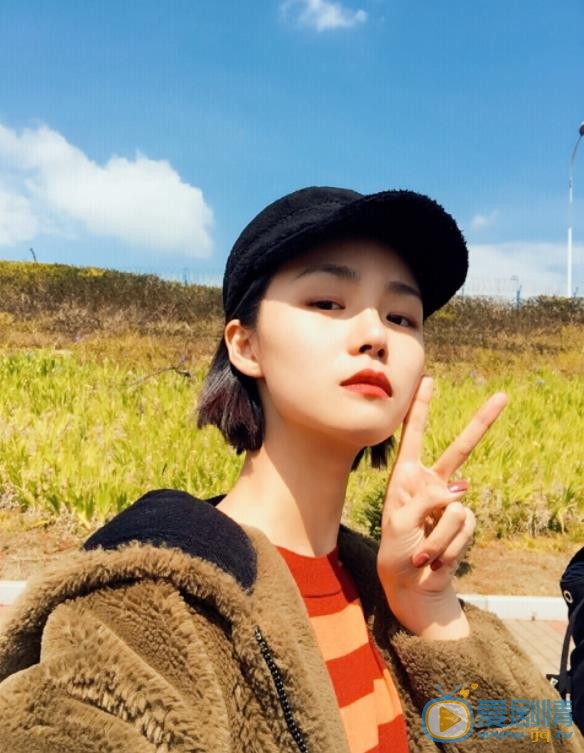 张婉清自拍照 张婉清高清写真_张婉清高清剧照