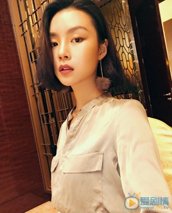 张婉清自拍照 张婉清高清写真_张婉清高清剧照