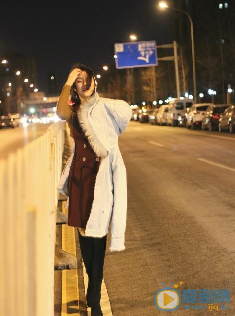 张婉清街拍写真 张婉清高清写真_张婉清高清剧照