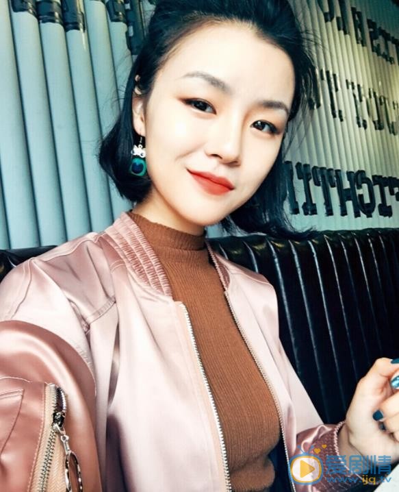 张婉清自拍照 张婉清高清写真_张婉清高清剧照