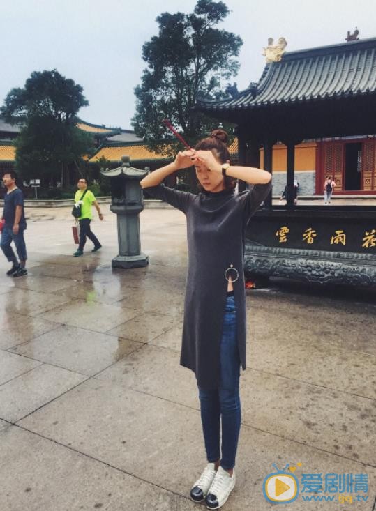 张婉清生活照 张婉清高清写真_张婉清高清剧照