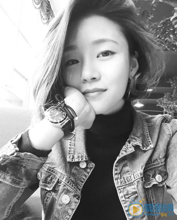 张婉清自拍照 张婉清高清写真_张婉清高清剧照