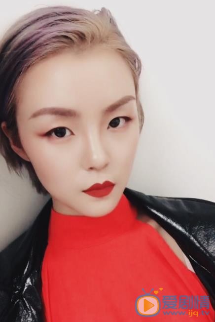 张婉清自拍照 张婉清高清写真_张婉清高清剧照