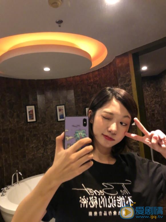 洪辰自拍照 洪辰高清写真_洪辰高清剧照