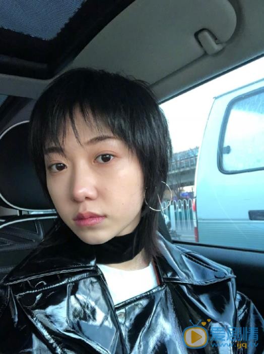 洪辰自拍照 洪辰高清写真_洪辰高清剧照