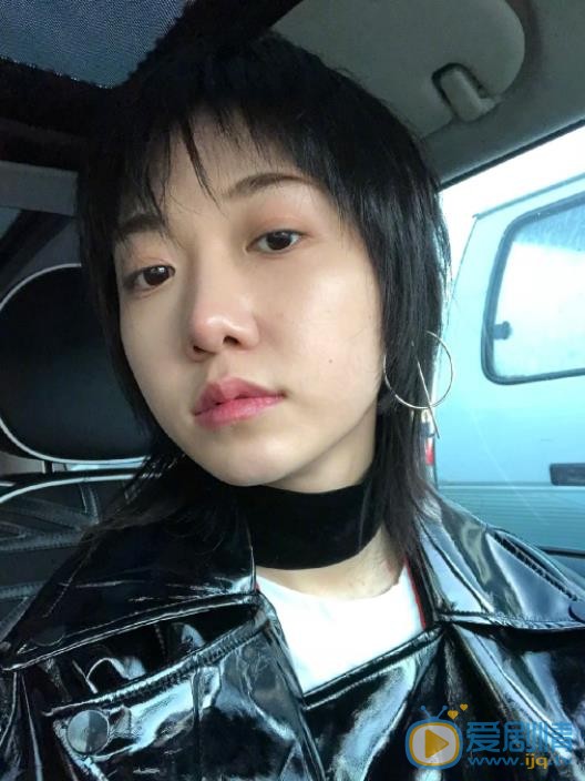 洪辰自拍照 洪辰高清写真_洪辰高清剧照