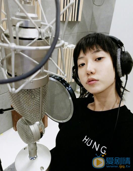 洪辰自拍照 洪辰高清写真_洪辰高清剧照