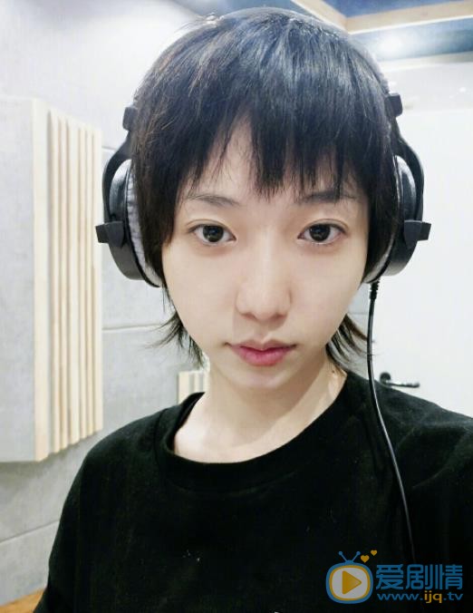 洪辰自拍照 洪辰高清写真_洪辰高清剧照