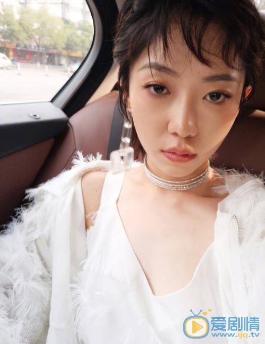 洪辰自拍照 洪辰高清写真_洪辰高清剧照