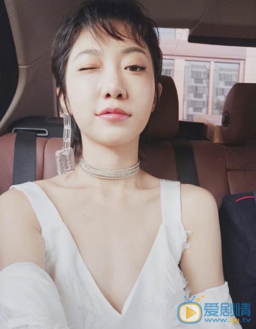 洪辰自拍照 洪辰高清写真_洪辰高清剧照