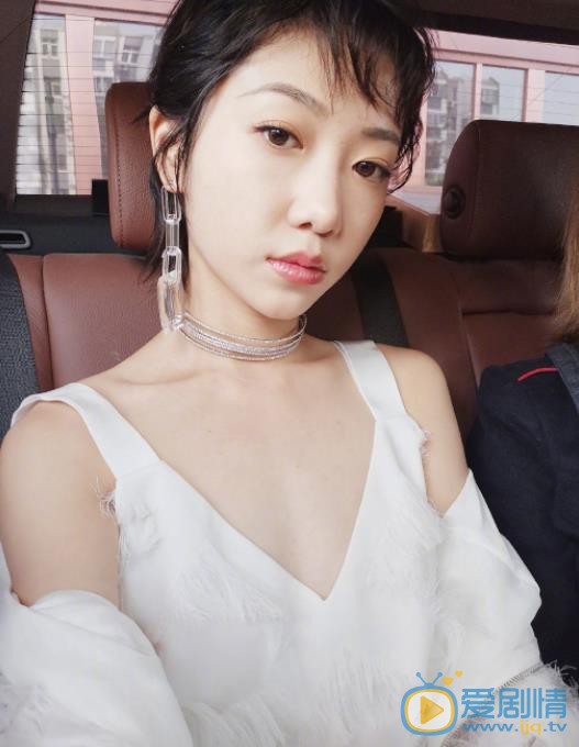 洪辰自拍照 洪辰高清写真_洪辰高清剧照