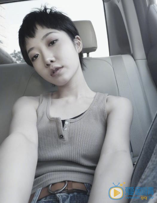 洪辰自拍照 洪辰高清写真_洪辰高清剧照