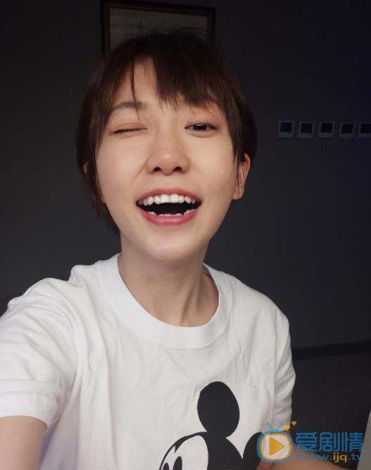 洪辰自拍照 洪辰高清写真_洪辰高清剧照