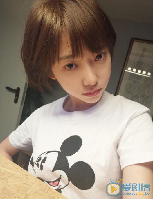 洪辰自拍照 洪辰高清写真_洪辰高清剧照