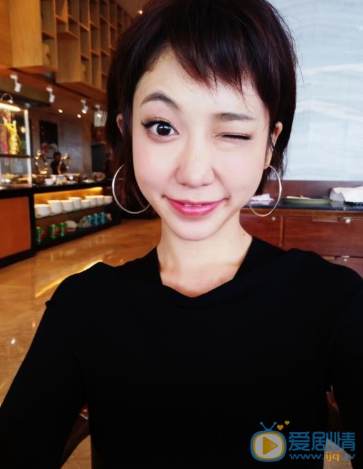 洪辰自拍照 洪辰高清写真_洪辰高清剧照