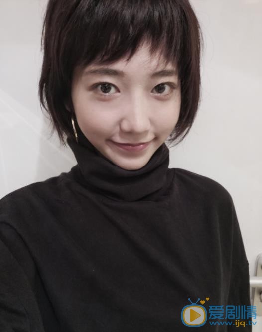 洪辰自拍照 洪辰高清写真_洪辰高清剧照