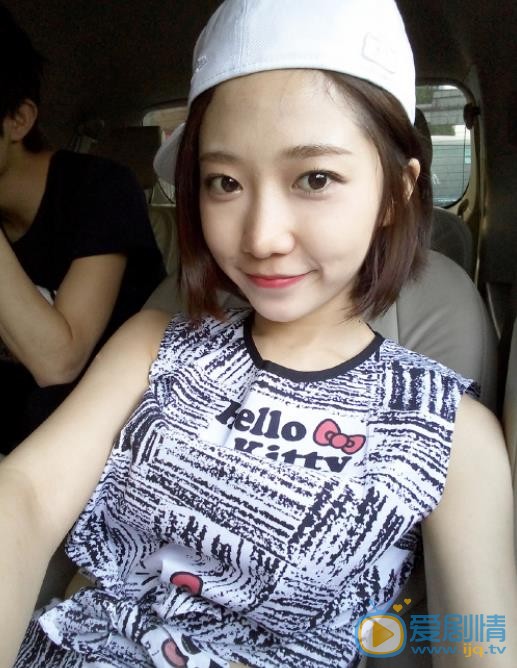 洪辰自拍照 洪辰高清写真_洪辰高清剧照