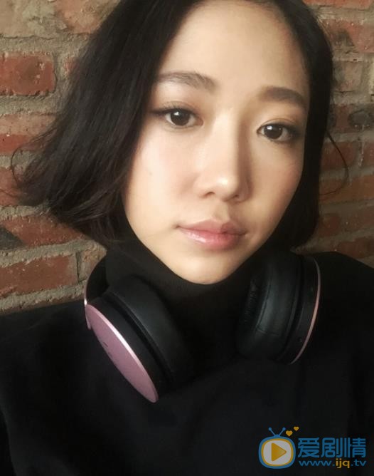 洪辰自拍照 洪辰高清写真_洪辰高清剧照