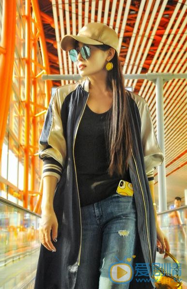 李芯逸生活照 李芯逸高清写真_李芯逸高清剧照