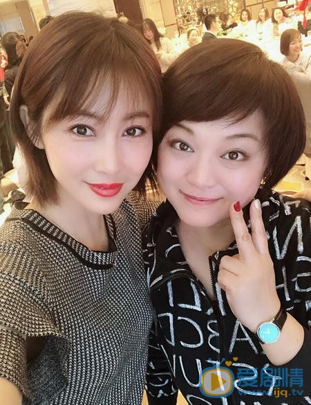 李芯逸与人合照 李芯逸高清写真_李芯逸高清剧照