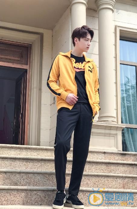 王嘉萌时尚街拍 王嘉萌高清写真_王嘉萌高清剧照