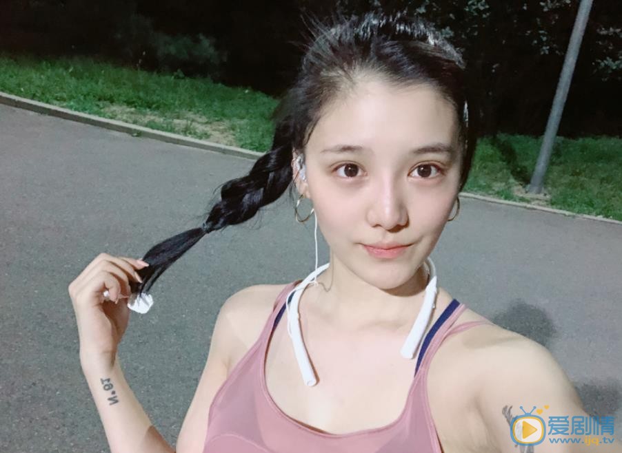 陆翊自拍照 陆翊高清写真_陆翊高清剧照