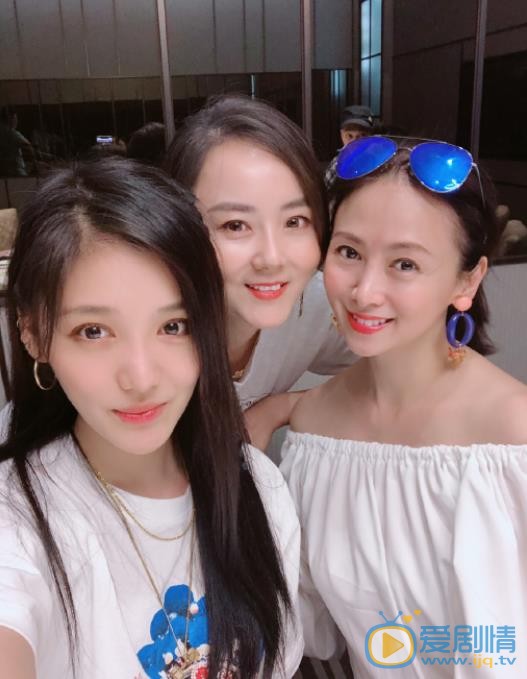 陆翊与他人合照 陆翊高清写真_陆翊高清剧照