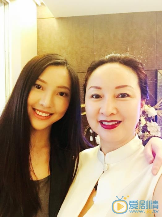 莫安琪与他人合照 莫安琪高清写真_莫安琪高清剧照