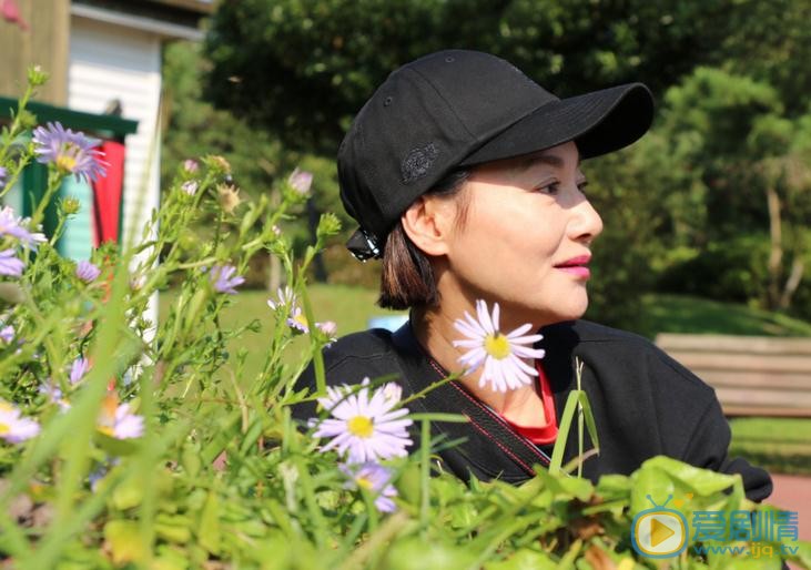 惠英红生活照 惠英红高清写真_惠英红高清剧照