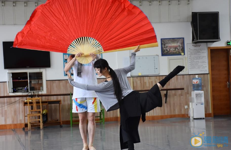 骆文博幕后练舞照 骆文博高清写真_骆文博高清剧照
