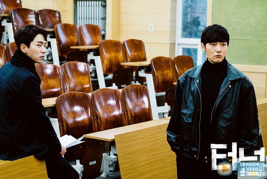 尹贤敏《隧道》剧照 尹贤敏高清写真_尹贤敏高清剧照