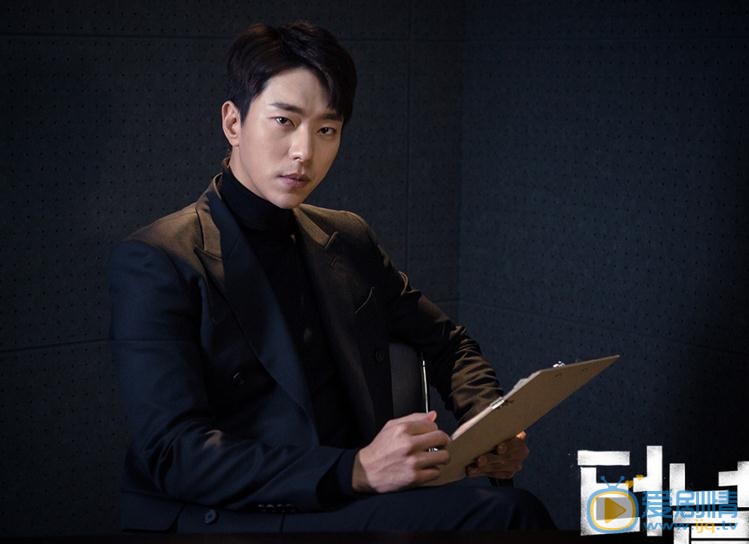 尹贤敏《隧道》剧照 尹贤敏高清写真_尹贤敏高清剧照