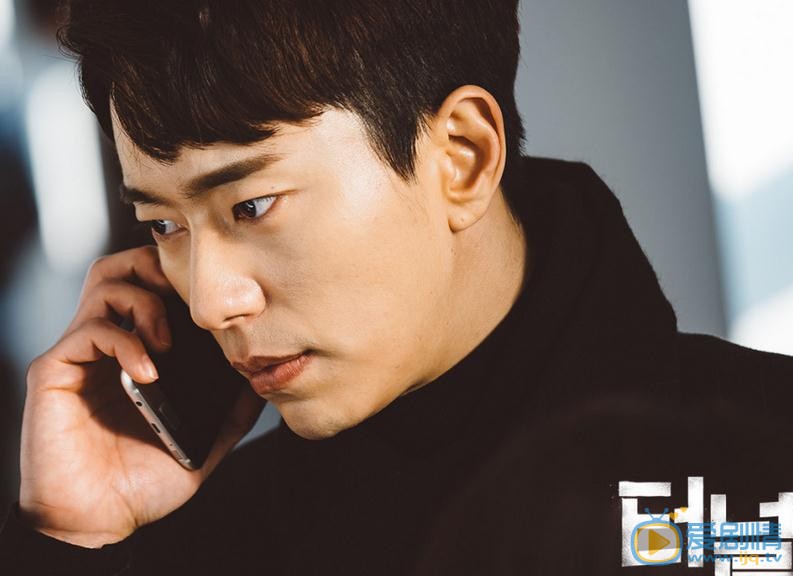 尹贤敏《隧道》剧照 尹贤敏高清写真_尹贤敏高清剧照