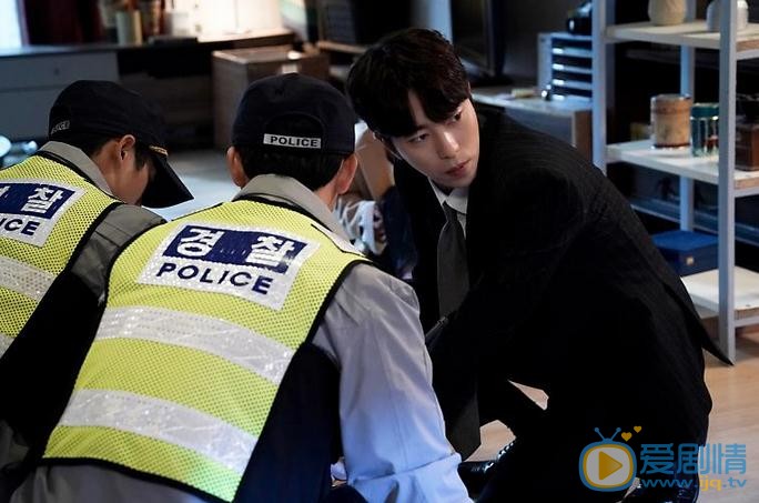 尹贤敏《魔女的法庭》剧照 尹贤敏高清写真_尹贤敏高清剧照