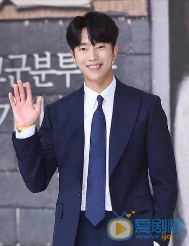 尹贤敏活动照 尹贤敏高清写真_尹贤敏高清剧照