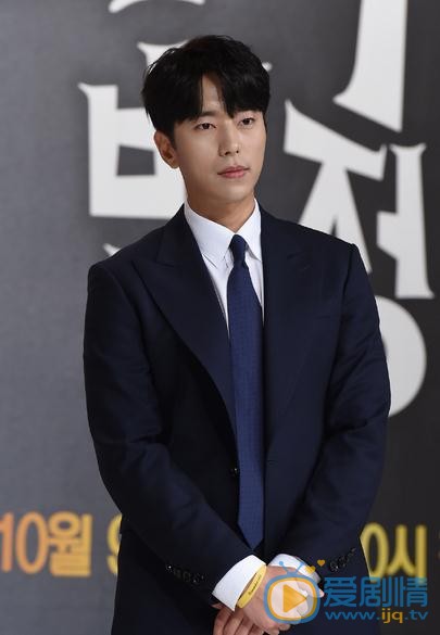 尹贤敏活动照 尹贤敏高清写真_尹贤敏高清剧照