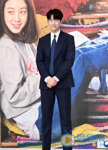 尹贤敏活动照 尹贤敏高清写真_尹贤敏高清剧照