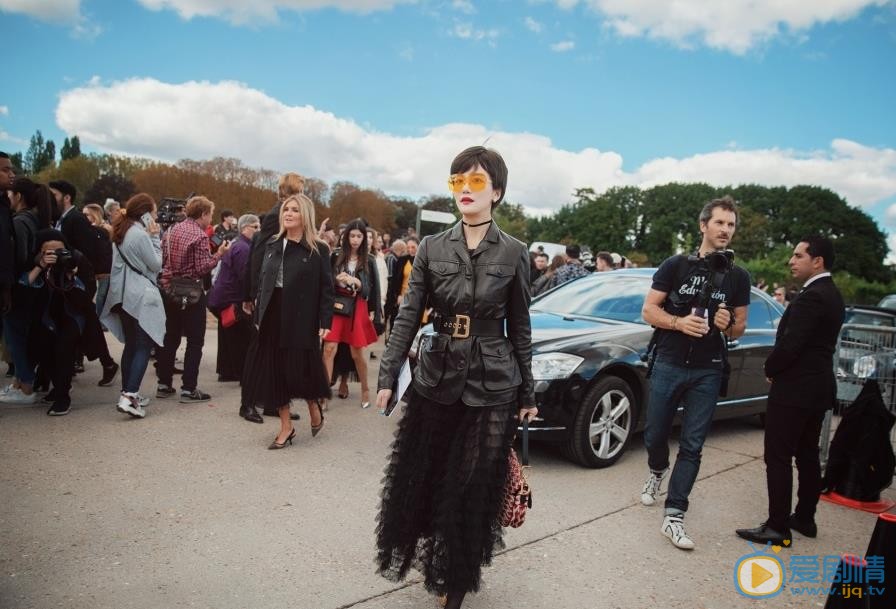 唐于鸿时尚街拍 唐于鸿高清写真_唐于鸿高清剧照