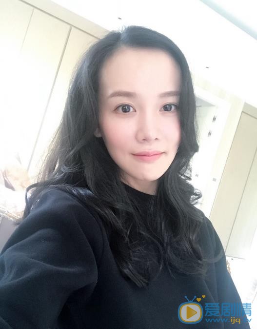 唐于鸿生活照 唐于鸿高清写真_唐于鸿高清剧照