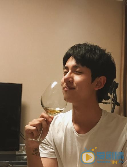 张耀生活照 张耀高清写真_张耀高清剧照