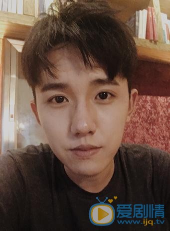 张耀生活照 张耀高清写真_张耀高清剧照