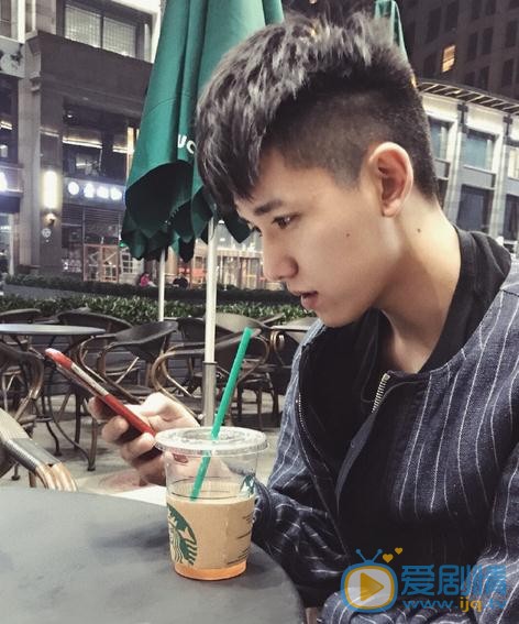 张耀生活照 张耀高清写真_张耀高清剧照