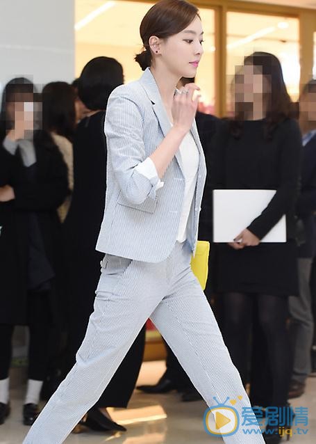 李多喜活动照 李多喜高清写真_李多喜高清剧照