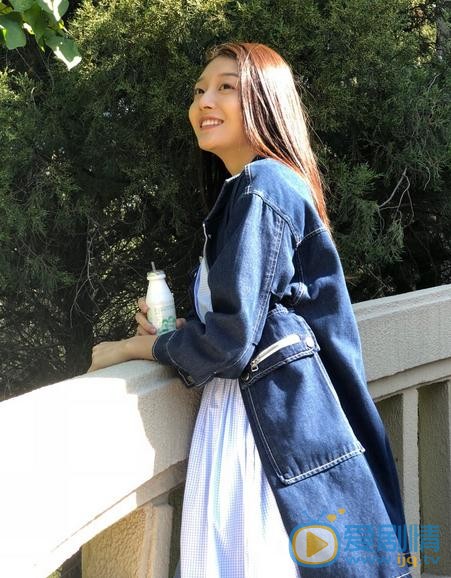 李嘉慧清新写着 李嘉慧高清写真_李嘉慧高清剧照