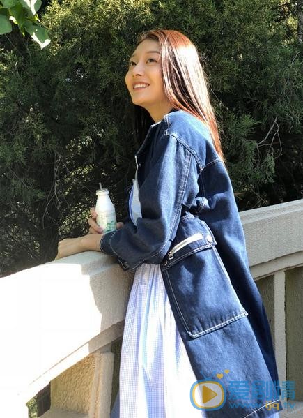 李嘉慧清新写着 李嘉慧高清写真_李嘉慧高清剧照