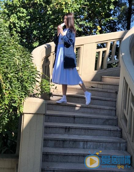 李嘉慧清新写着 李嘉慧高清写真_李嘉慧高清剧照