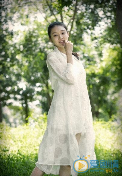 李嘉慧清新写着 李嘉慧高清写真_李嘉慧高清剧照
