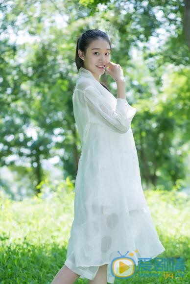 李嘉慧清新写着 李嘉慧高清写真_李嘉慧高清剧照