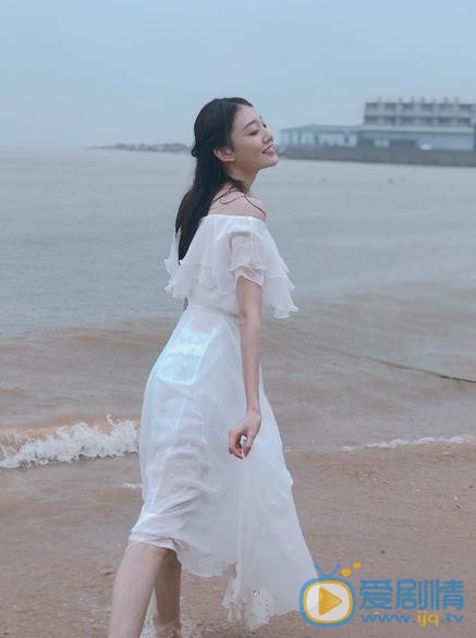 李嘉慧清新写着 李嘉慧高清写真_李嘉慧高清剧照